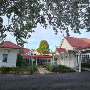 Moore Park Inn